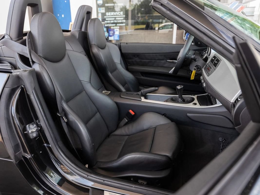 Used 2006 BMW M Roadster RWD image 24