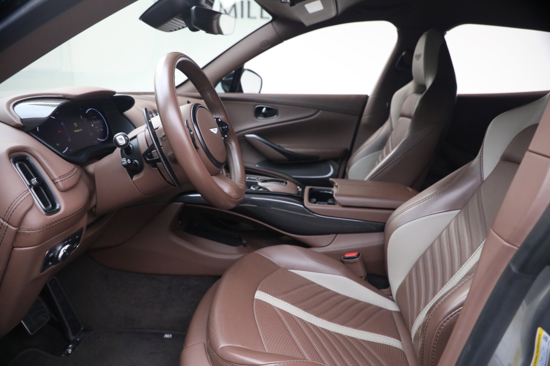 Used 2023 Aston Martin DBX 707 image 13
