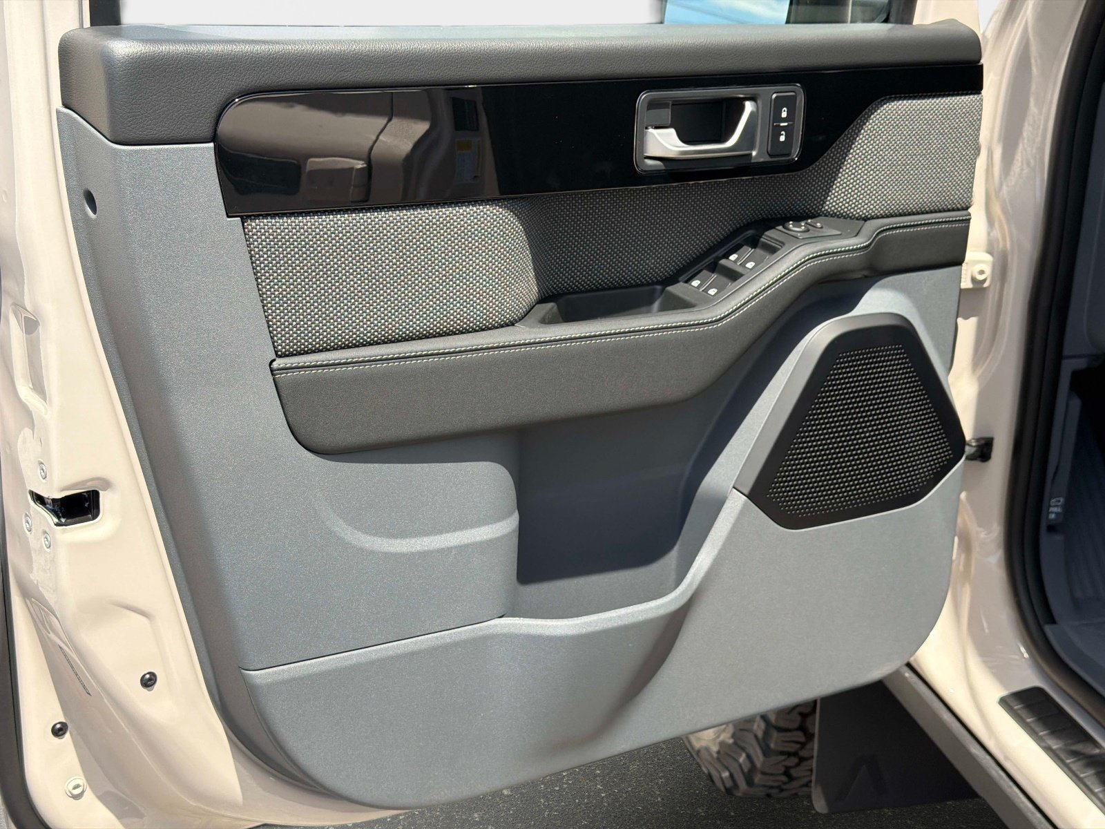 New 2026 INEOS Grenadier Quartermaster AWD/4WD image 14