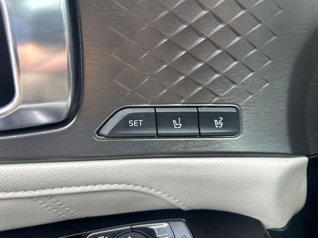 Used 2023 Kia Sorento SX AWD/4WD image 18