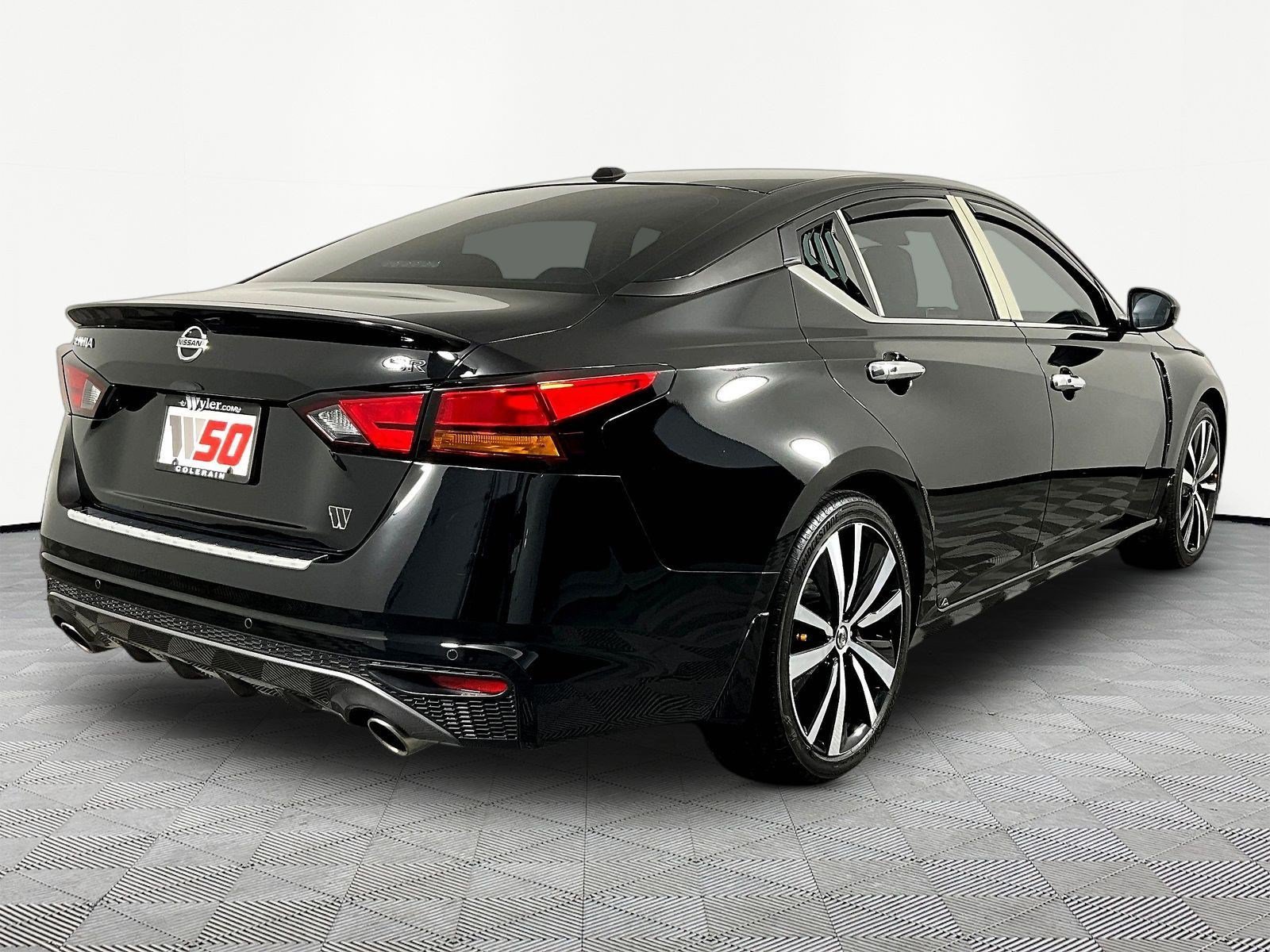 Used 2022 Nissan Altima 2.5 SR FWD image 6