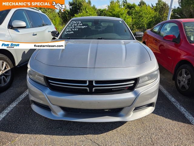 Used 2015 Dodge Charger SE RWD image 2