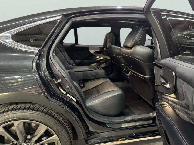 Used 2018 Lexus LS 500 F Sport w/ Accessory Package (Z1) AWD/4WD image 36