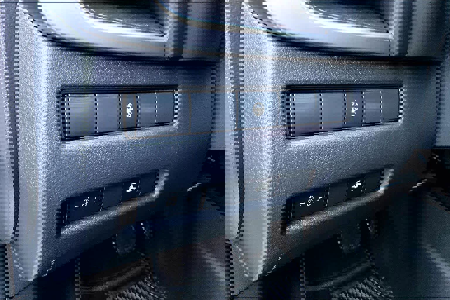 Used 2021 Nissan Rogue SL image 32