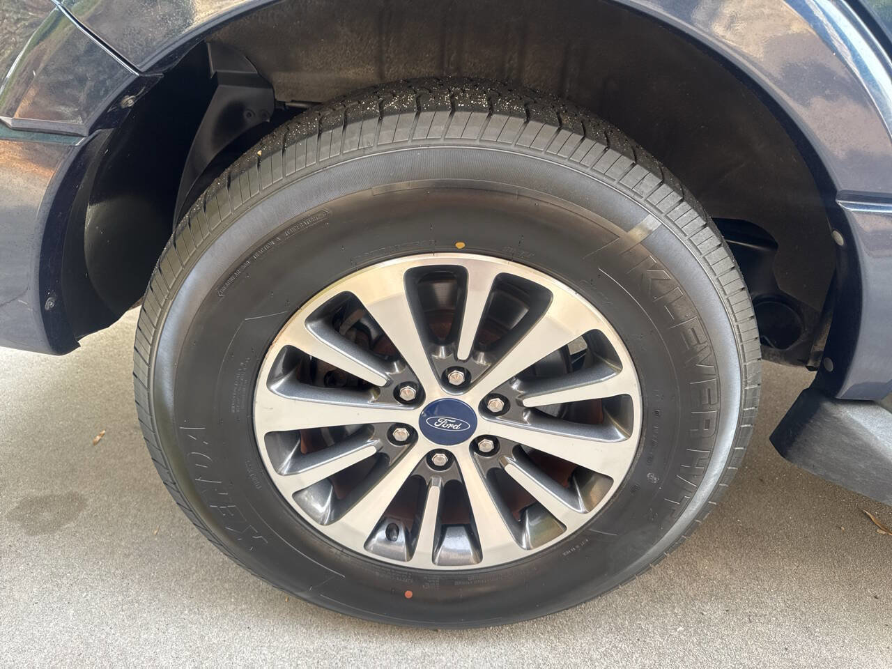 Used 2015 Ford Expedition XLT w/ Equipment Group 201A image 28