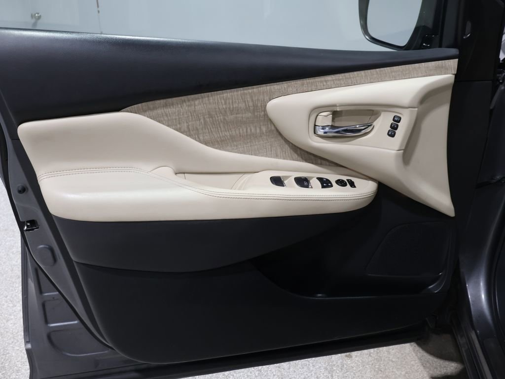 Used 2021 Nissan Murano SL w/ SL Moonroof Package image 15