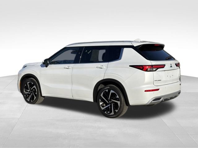 Used 2024 Mitsubishi Outlander SEL FWD image 3