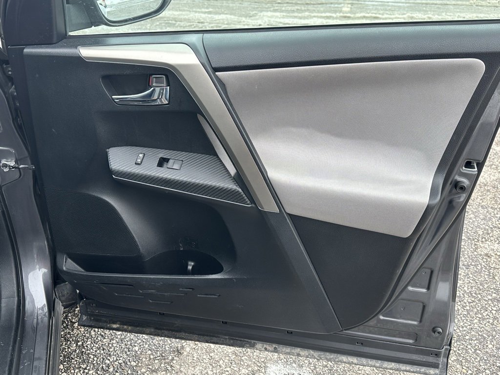 Used 2015 Toyota RAV4 XLE image 19