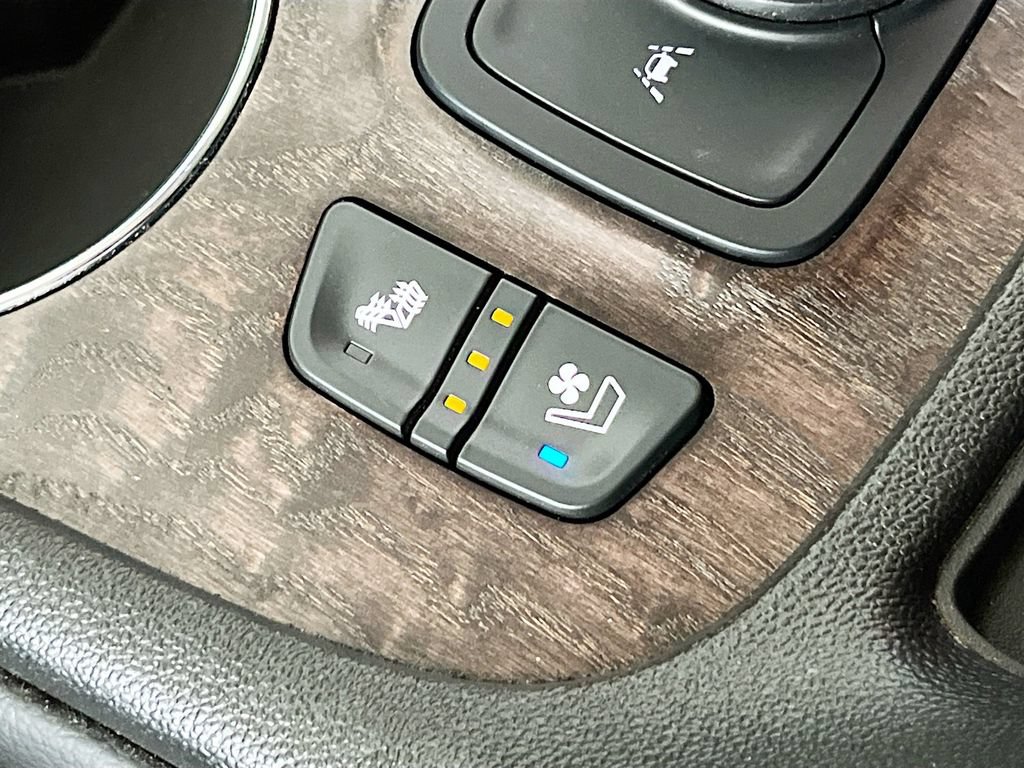 Used 2022 GMC Acadia Denali FWD image 21