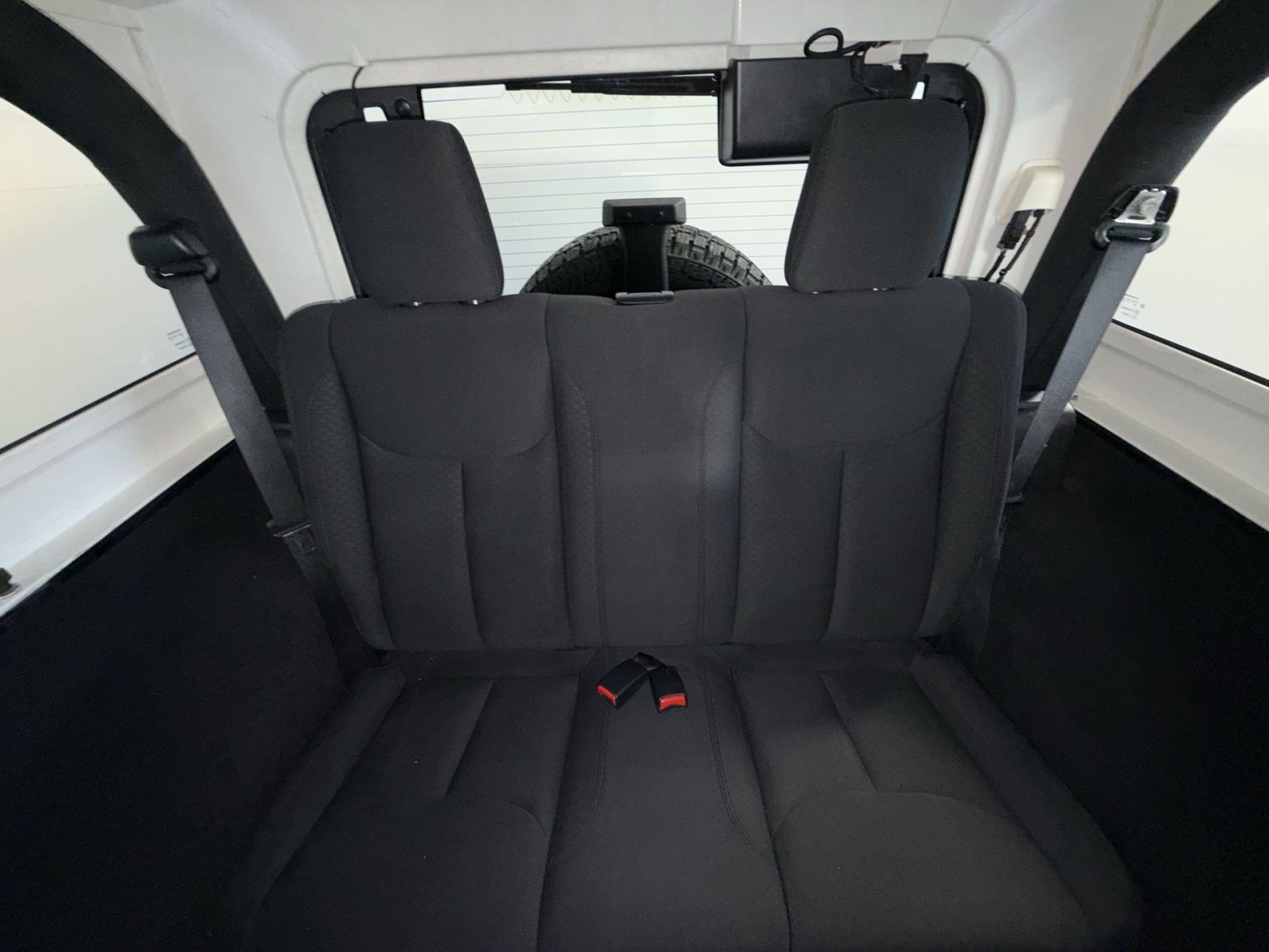 Used 2018 Jeep Wrangler Sport AWD/4WD image 31