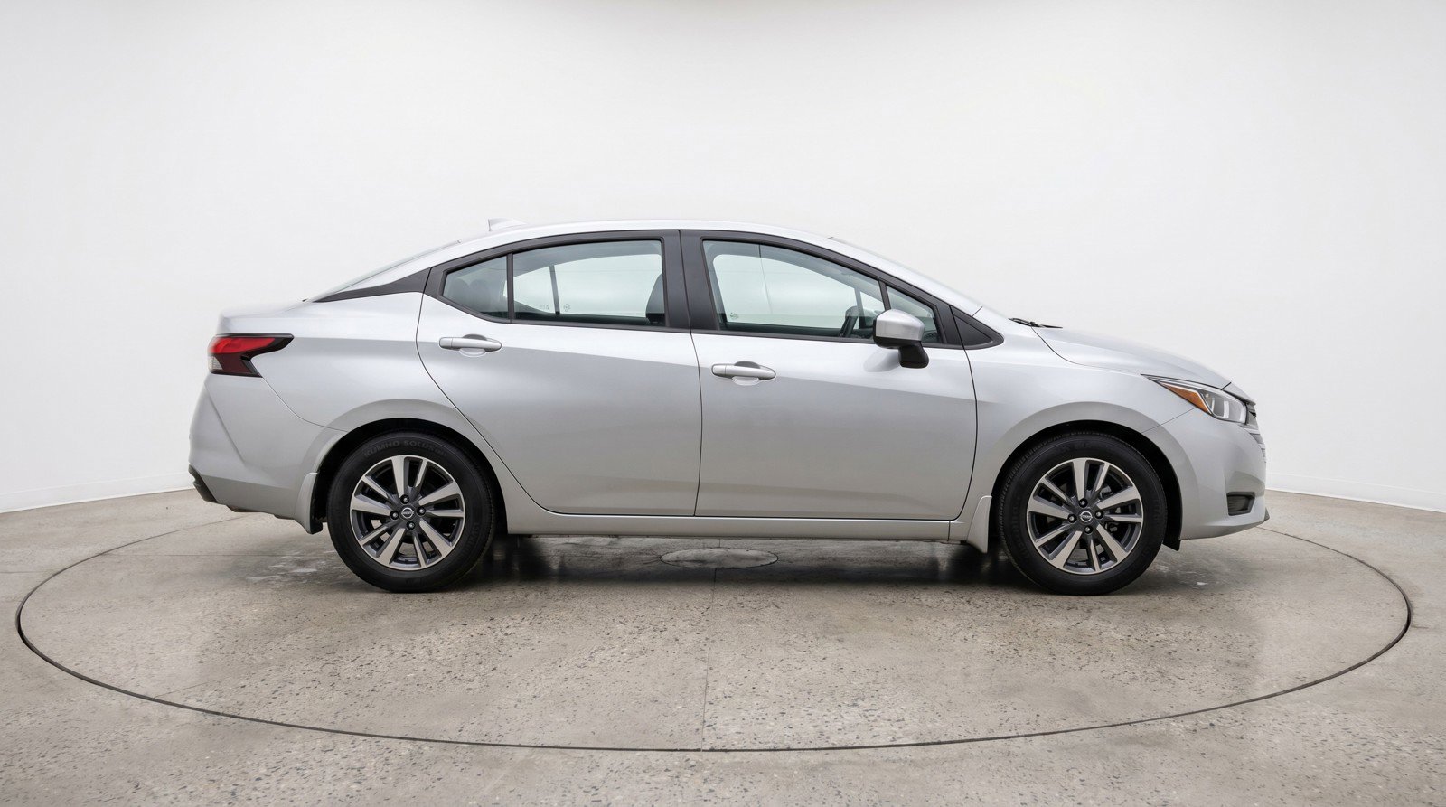 Used 2025 Nissan Versa SV FWD image 11