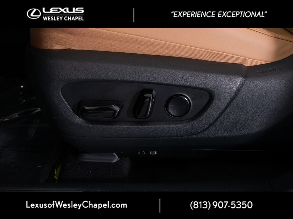 Used 2025 Lexus RX 350 Premium w/ Accessory Package (Z1) FWD image 22