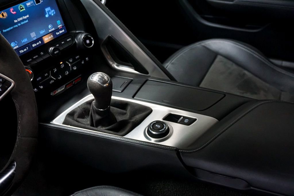 Used 2017 Chevrolet Corvette Z06 w/ Z07 Performance Package image 18