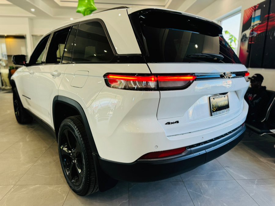Used 2026 Jeep Grand Cherokee Limited image 5
