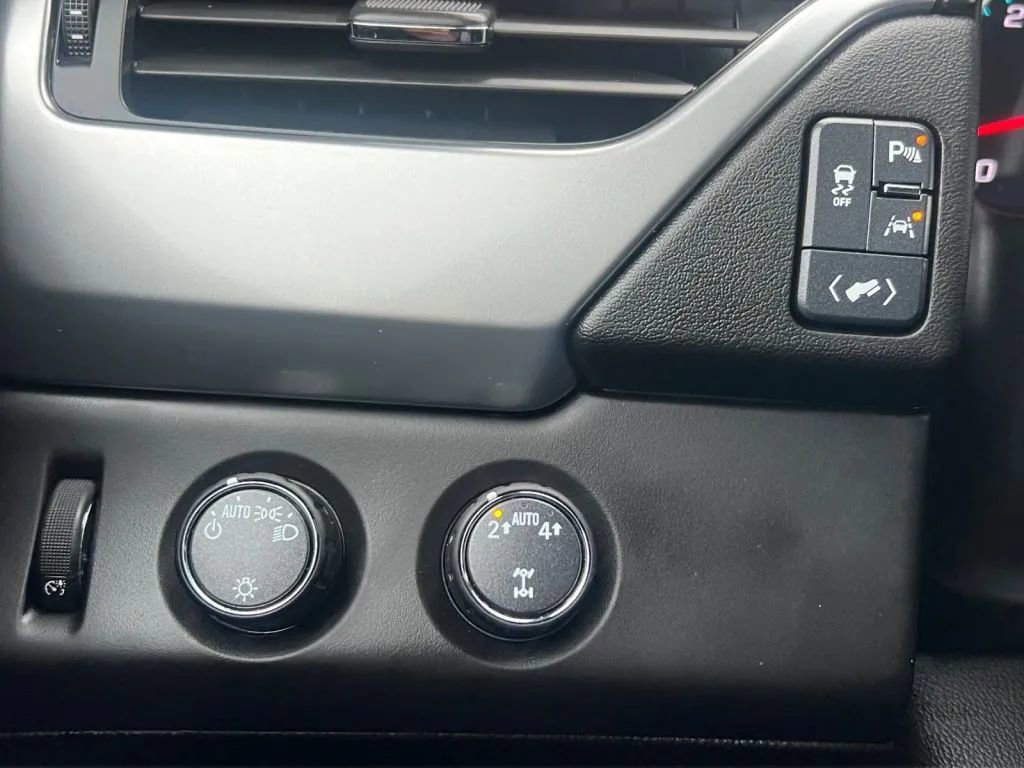 Used 2018 Chevrolet Tahoe LT image 43