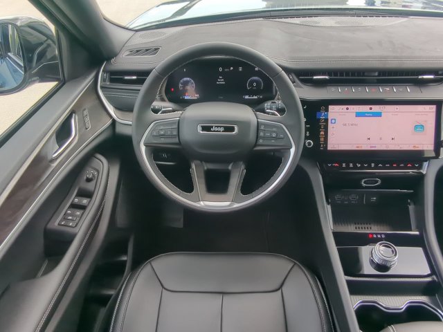 New 2027 Jeep Grand Cherokee L Limited RWD image 19