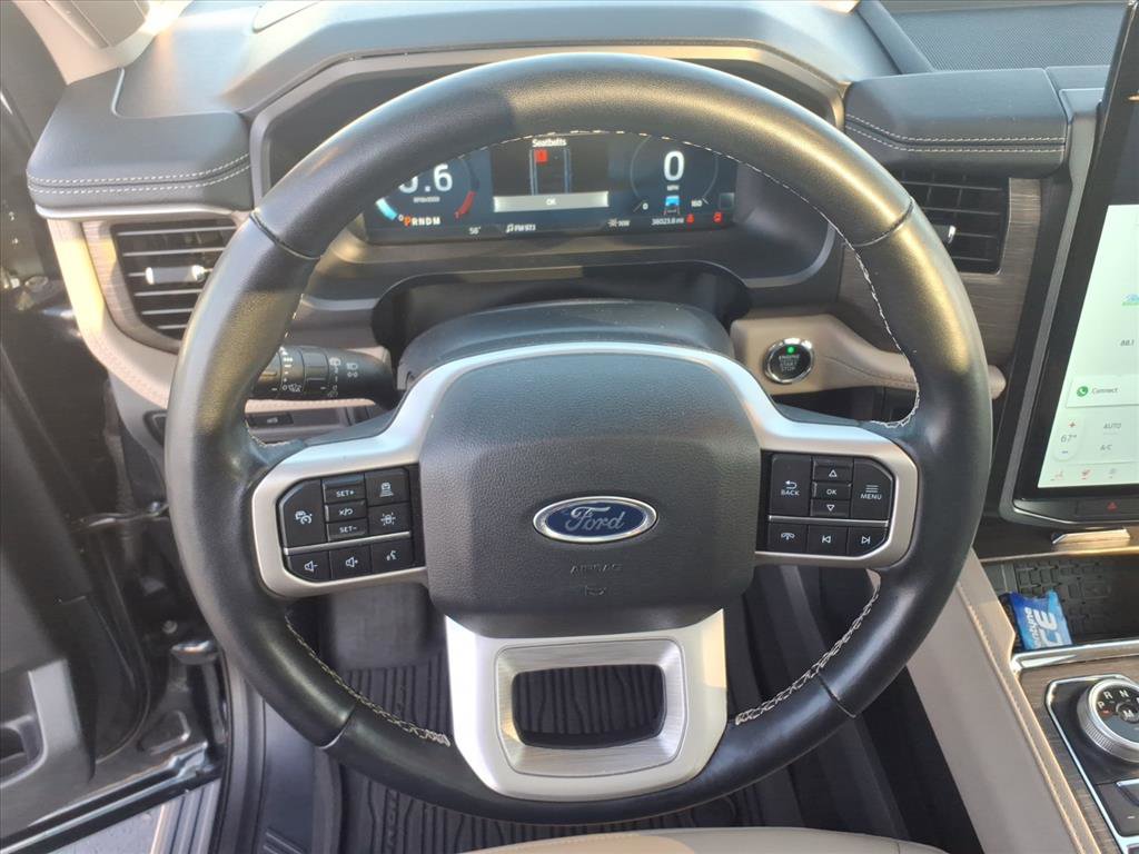 Used 2022 Ford Expedition Max Limited image 16