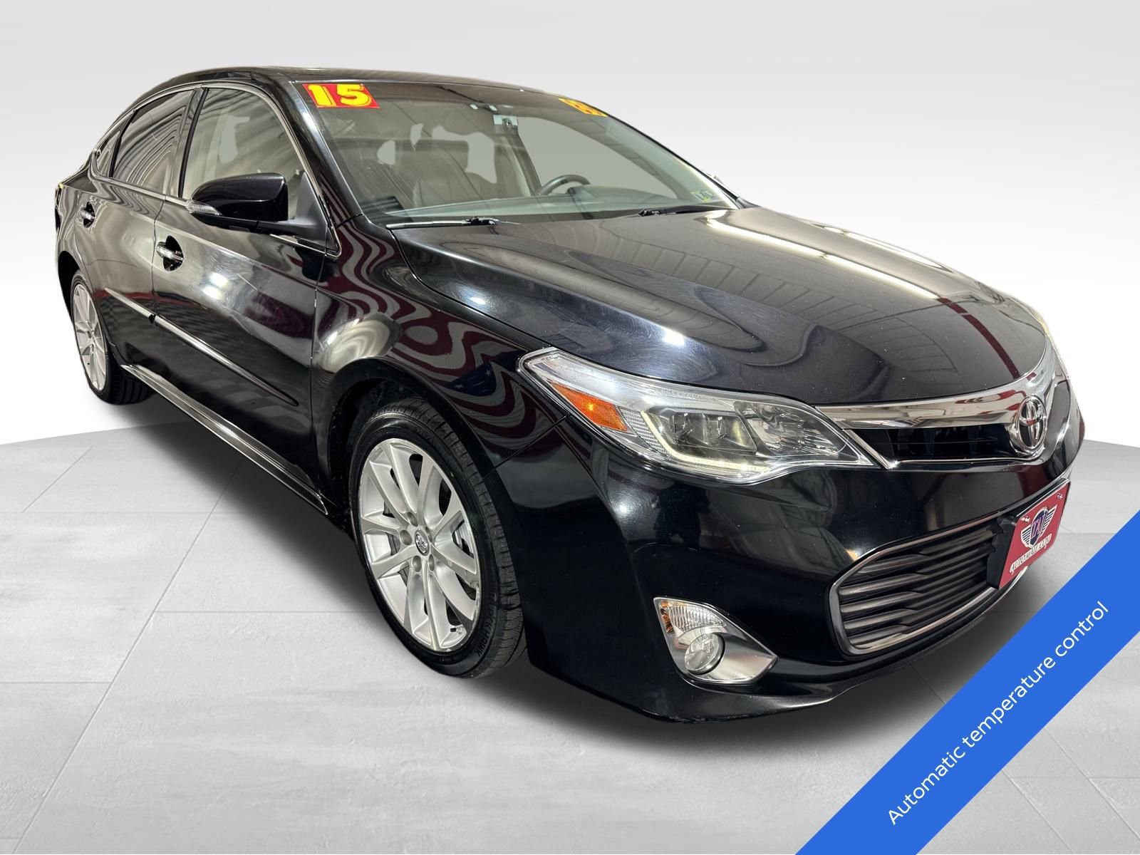 Used 2015 Toyota Avalon Limited image 3