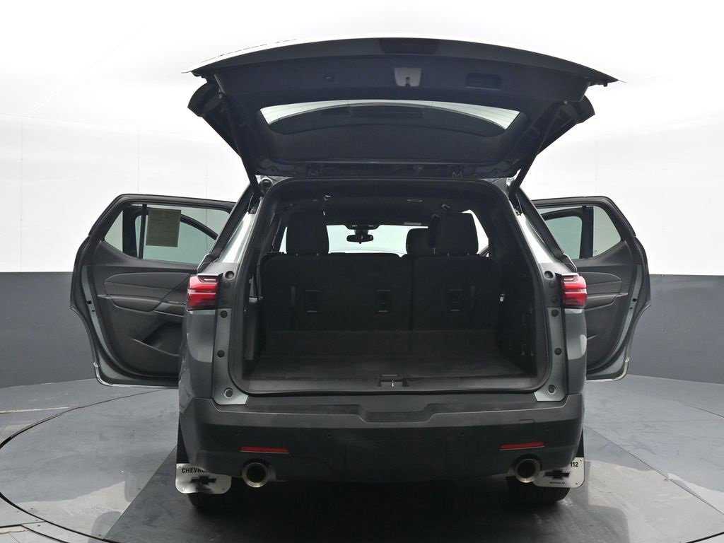 Used 2022 Chevrolet Traverse LT image 25