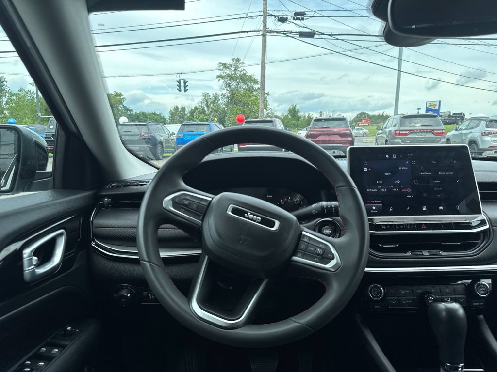 Used 2022 Jeep Compass Trailhawk AWD/4WD image 21