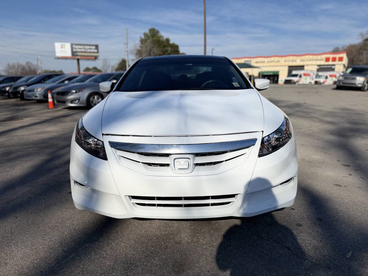 Used 2011 Honda Accord EX-L image 2