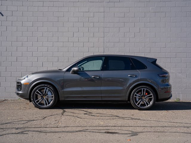 Certified 2022 Porsche Cayenne Turbo video 2