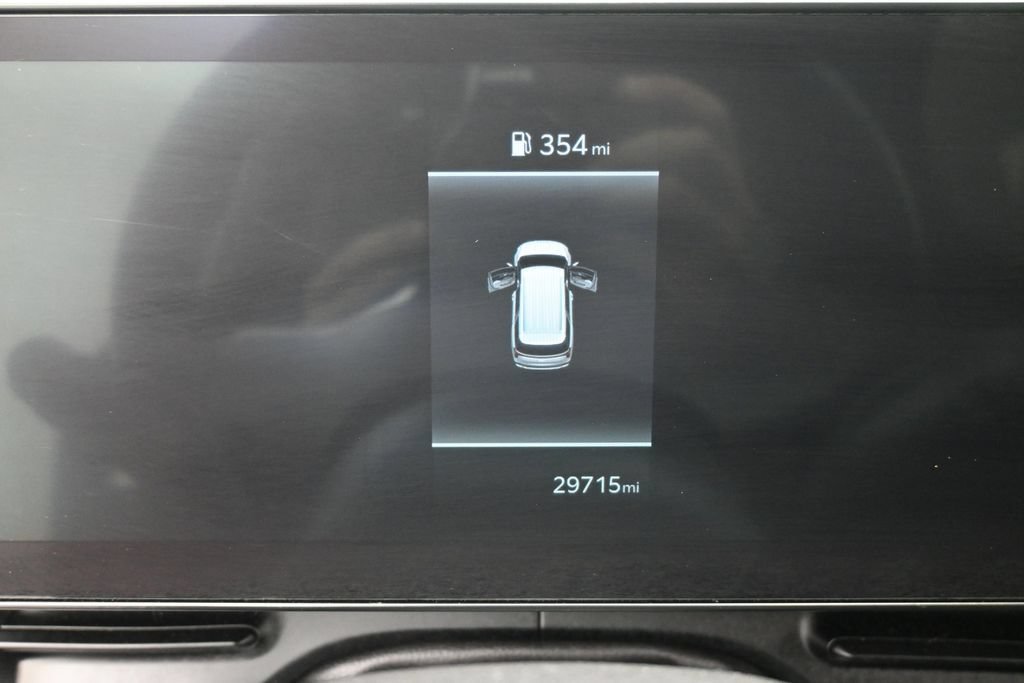 Used 2025 Kia Carnival FWD image 14