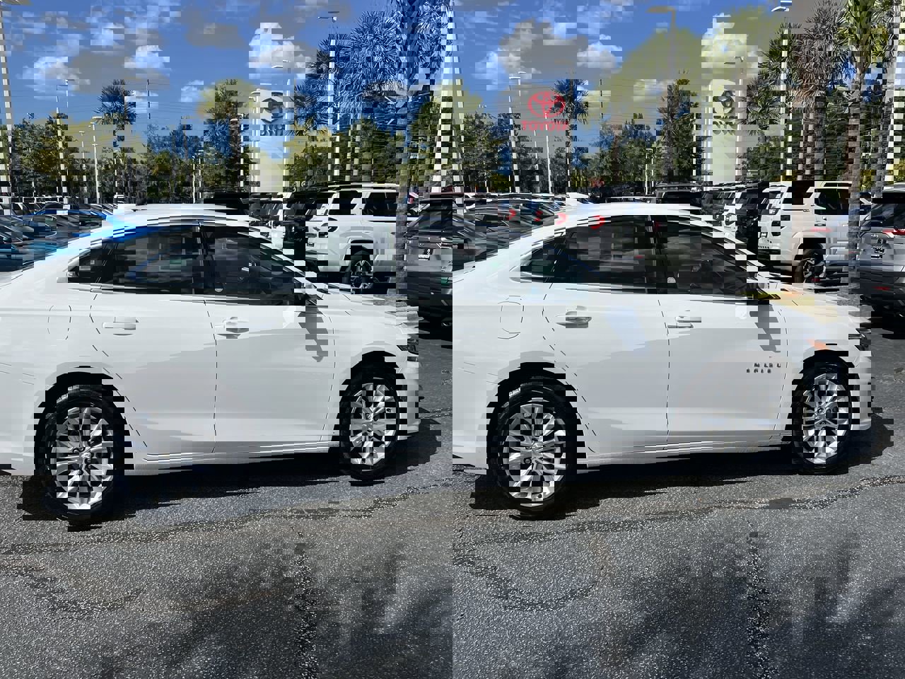 Used 2023 Chevrolet Malibu LT image 11