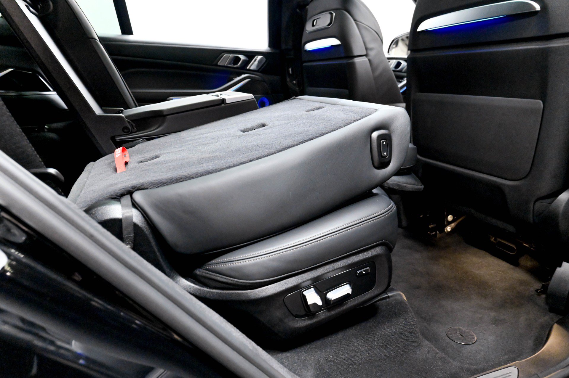 Used 2023 BMW ALPINA XB7 AWD/4WD image 31