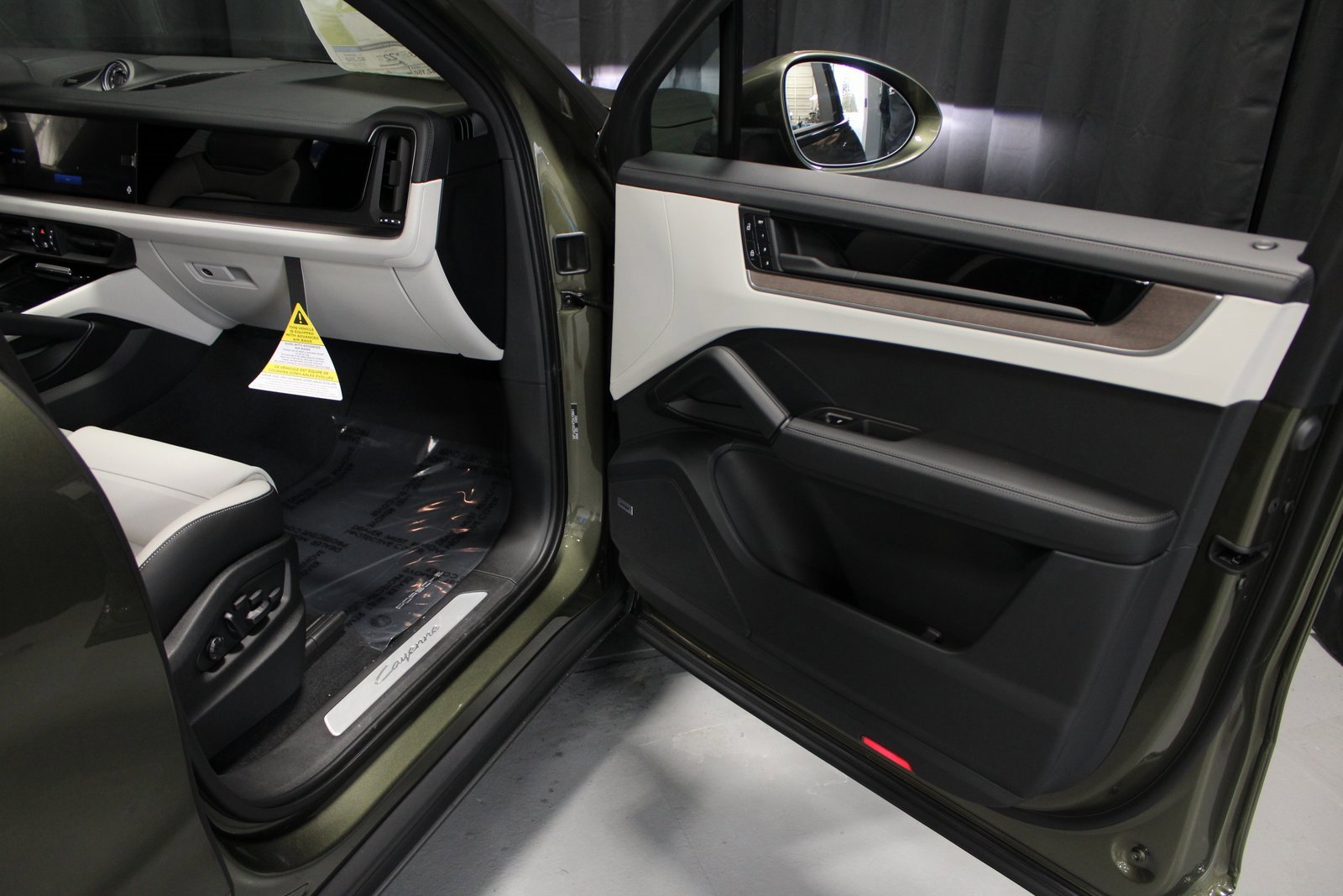 New 2026 Porsche Cayenne E-Hybrid image 26