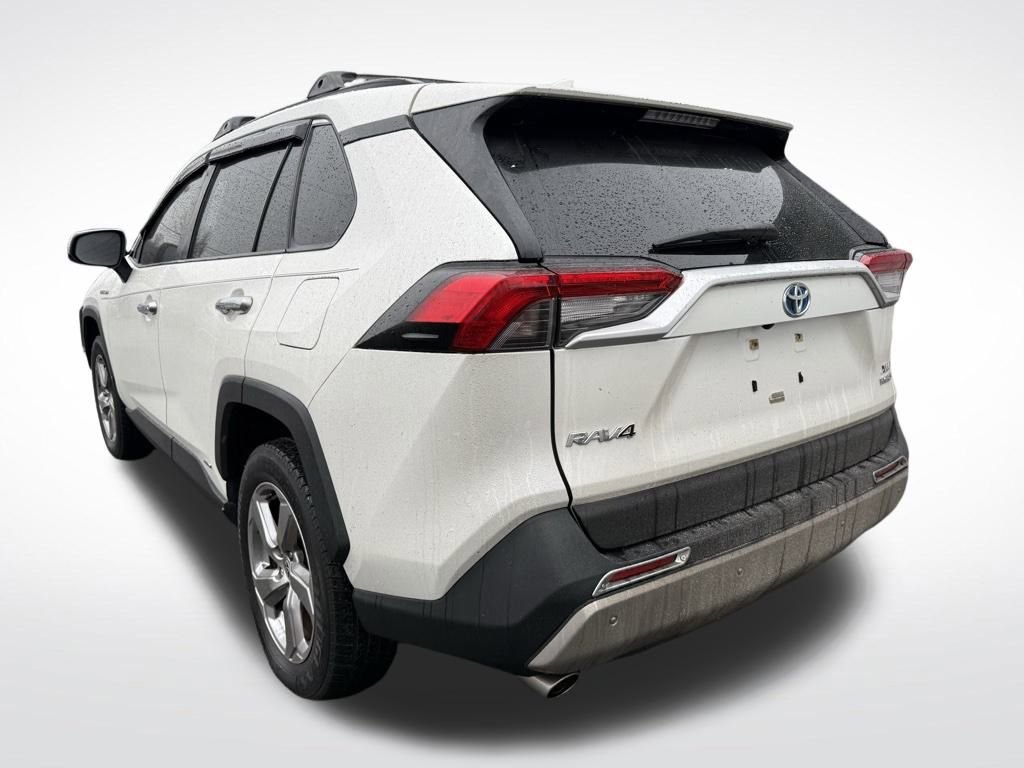 Used 2021 Toyota RAV4 XLE Premium image 4
