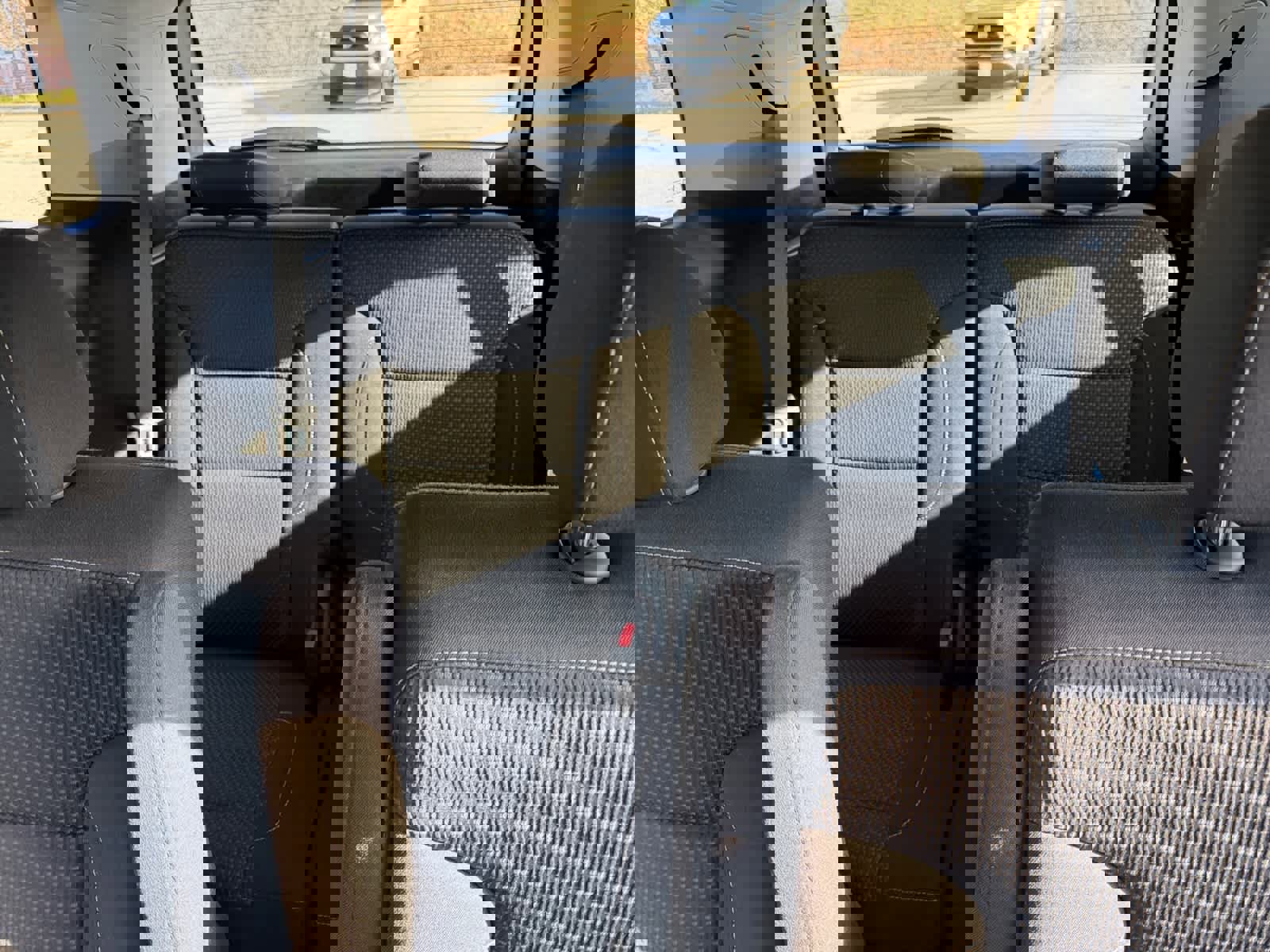 Used 2023 GMC Acadia SLE w/ Driver Convenience Package image 22