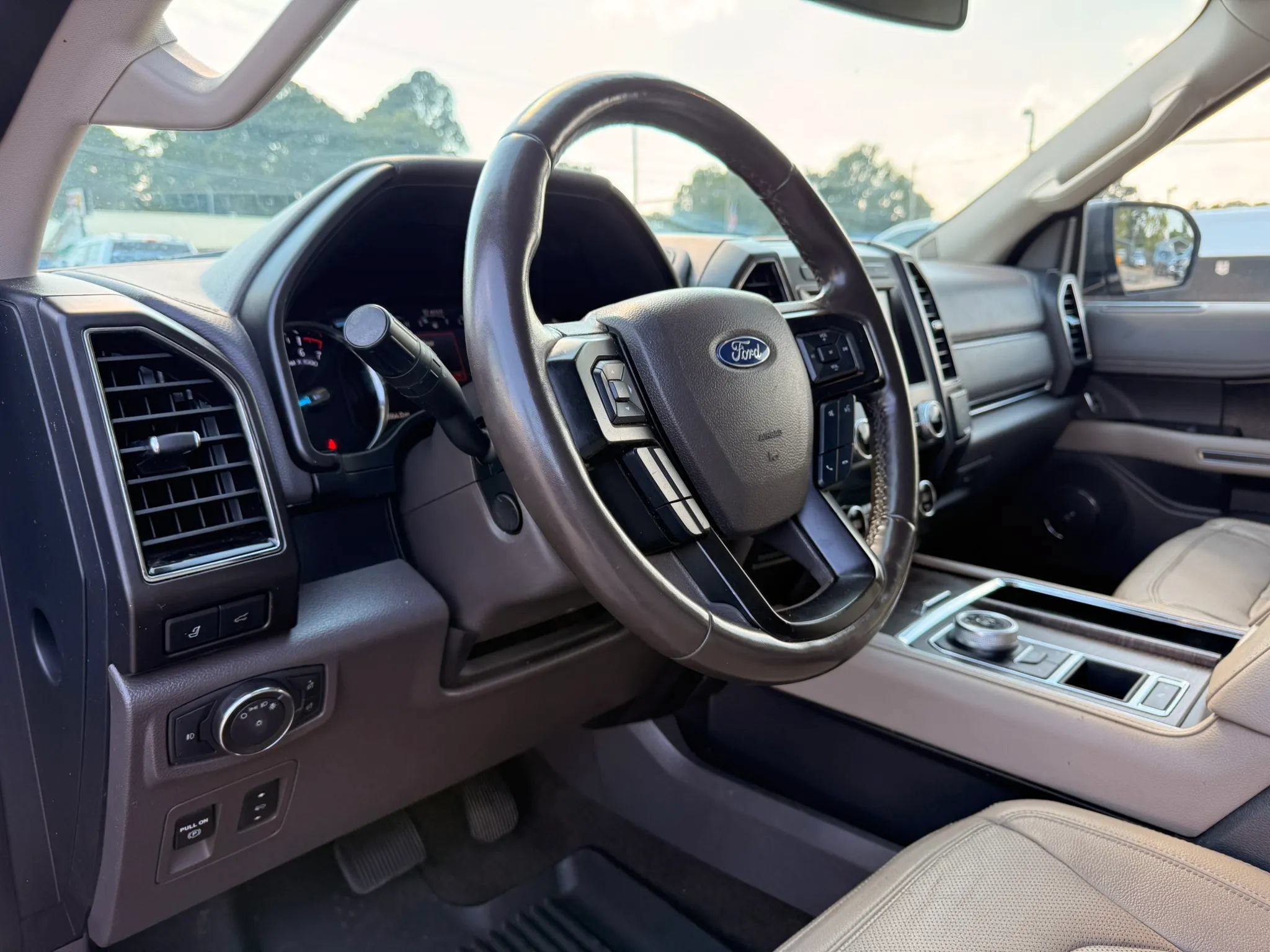 Used 2020 Ford Expedition Max Limited RWD image 17