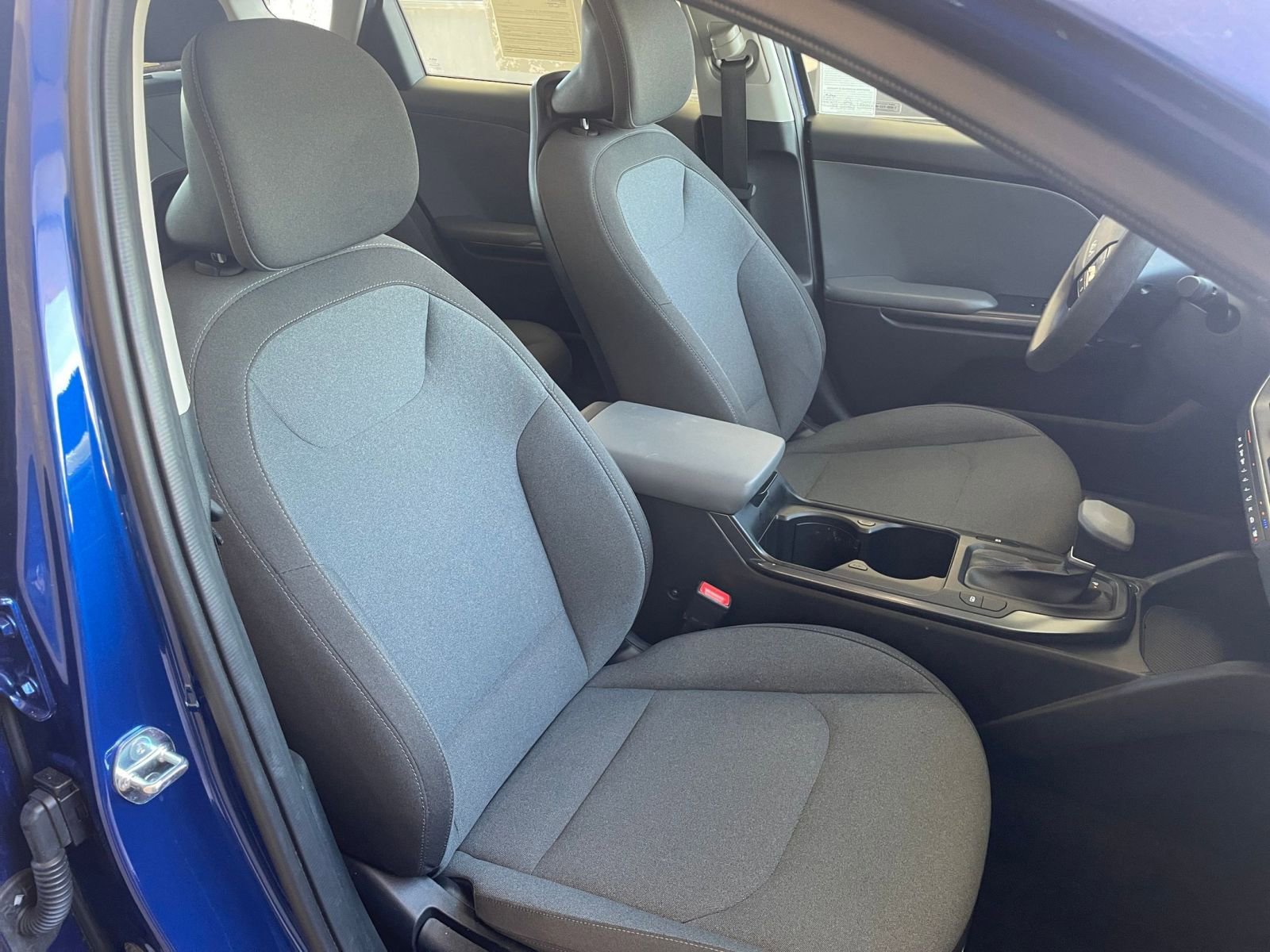 Used 2025 Kia K4 LXS image 35