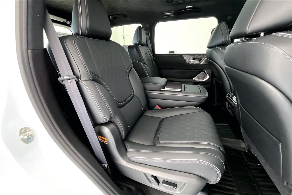 New 2027 INFINITI QX80 Autograph w/ Premium Cargo Package AWD/4WD image 9