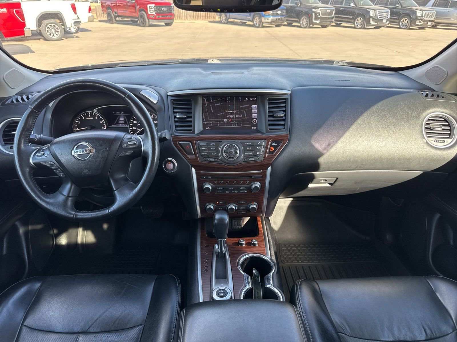 Used 2018 Nissan Pathfinder Platinum image 23