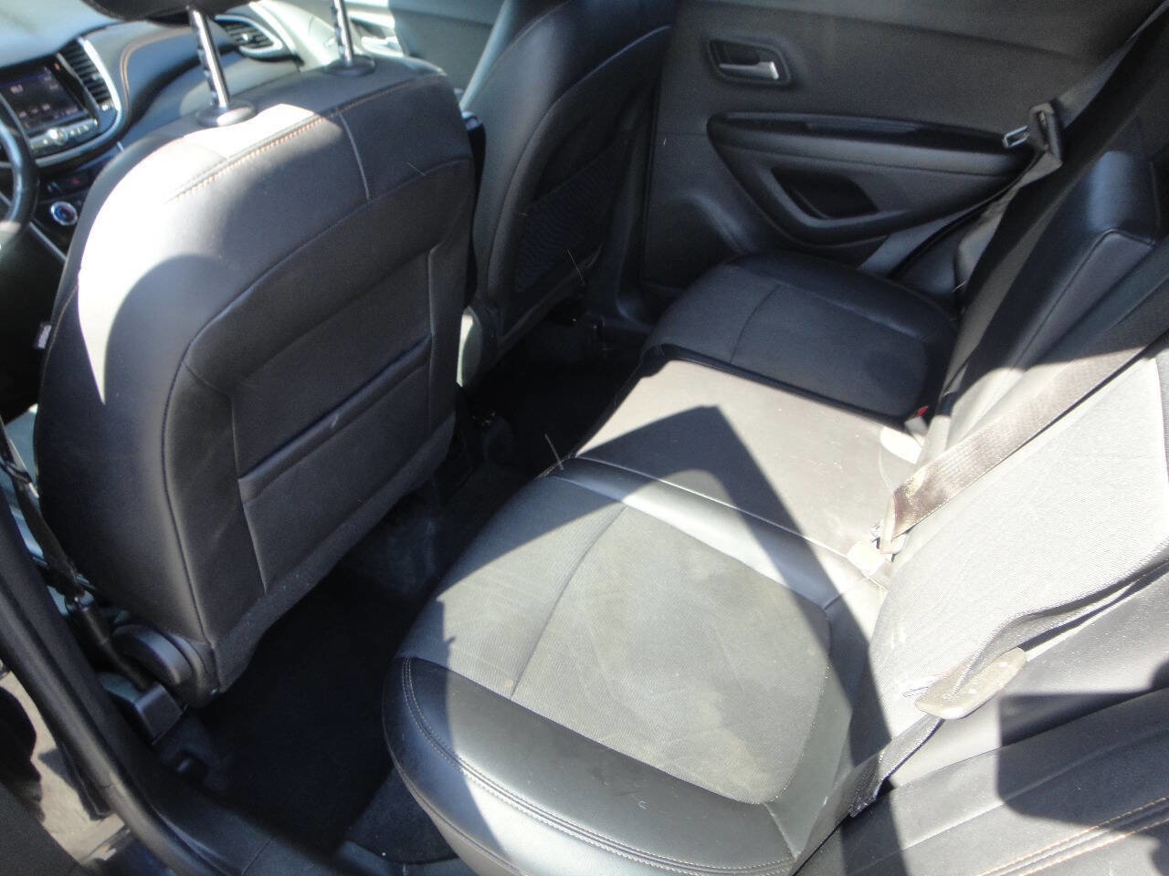 Used 2021 Chevrolet Trax LT w/ Driver Confidence Package image 12