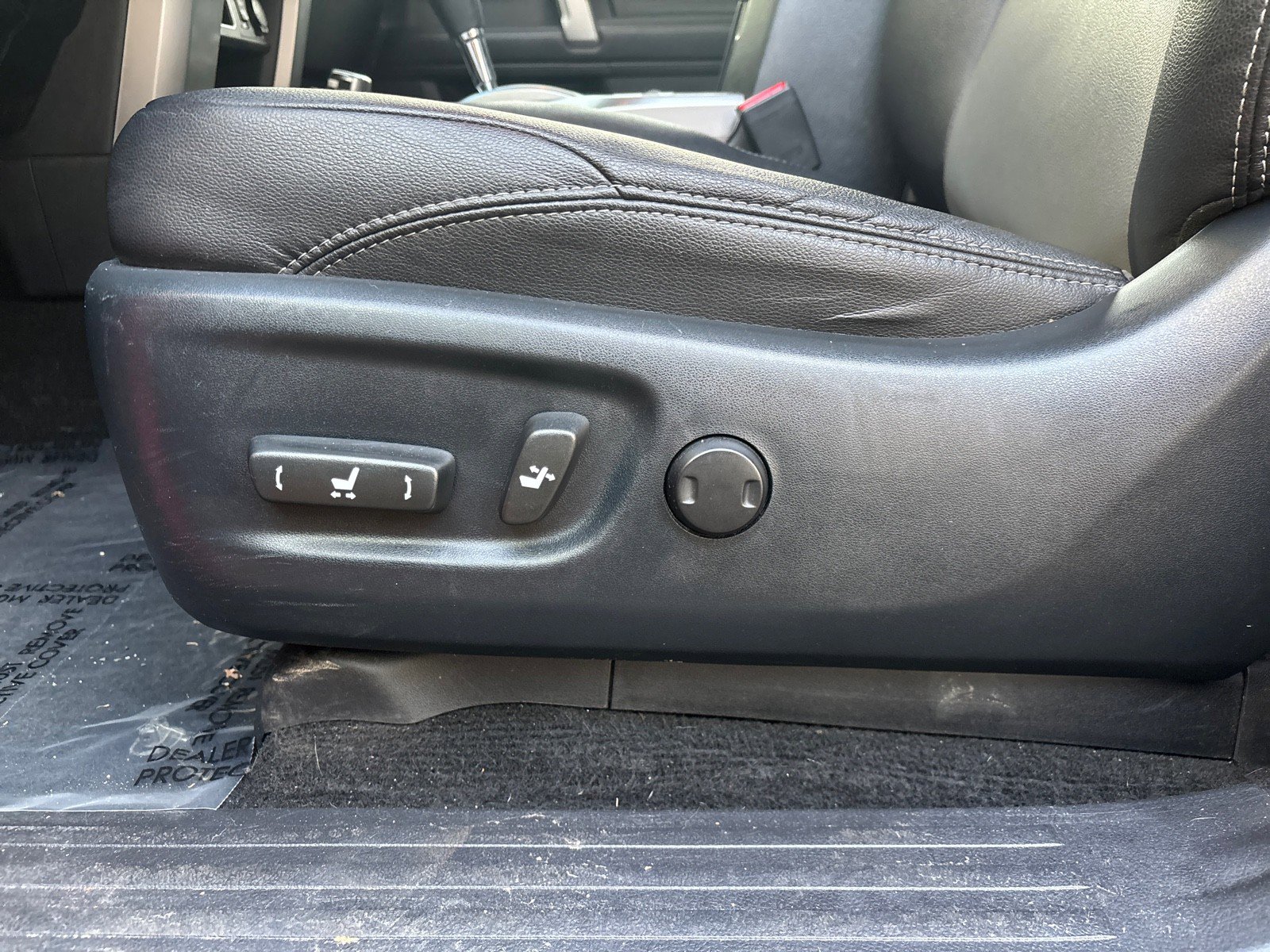 Used 2018 Toyota 4Runner SR5 Premium image 13