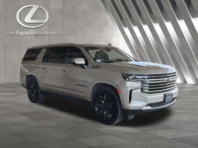 Used 2024 Chevrolet Suburban High Country AWD/4WD image 4