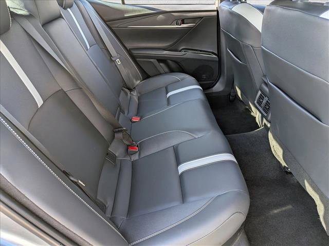 Used 2025 Toyota Camry SE image 19