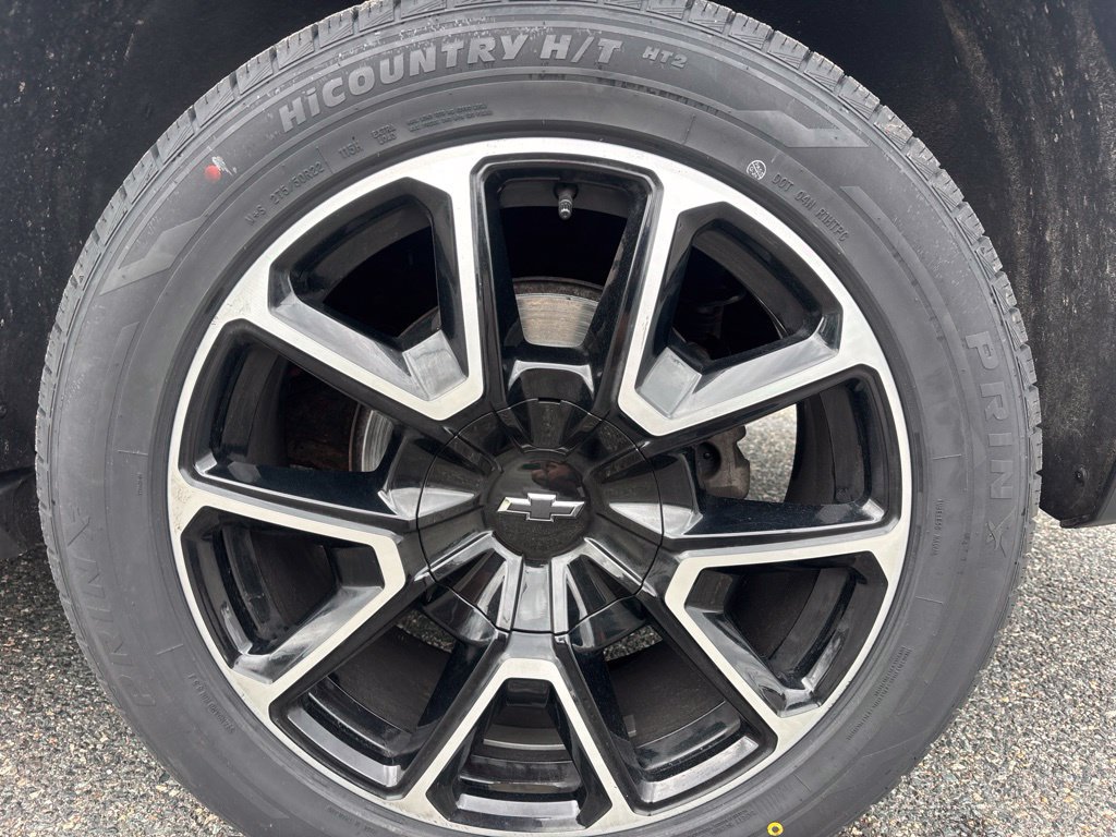 Used 2021 Chevrolet Suburban RST w/ Luxury Package AWD/4WD image 27