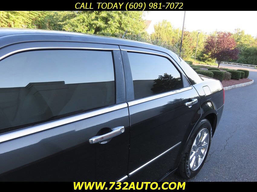 Used 2008 Chrysler 300 C w/ Protection Group II image 32