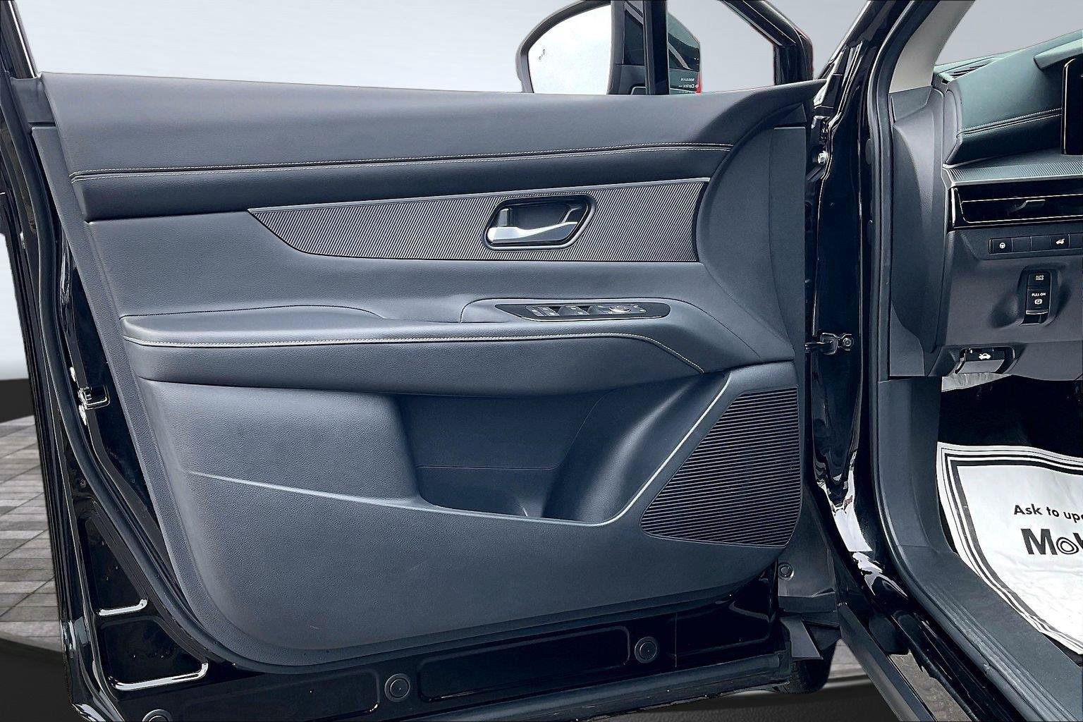 Certified 2025 Nissan Murano SV FWD image 23