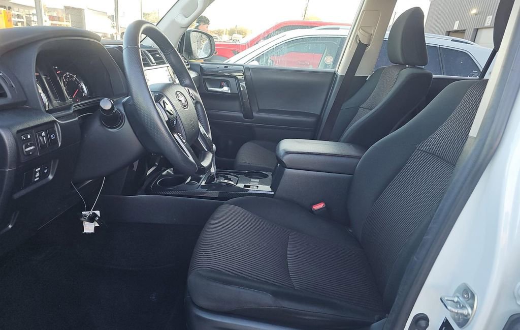 Used 2024 Toyota 4Runner TRD Off-Road image 5