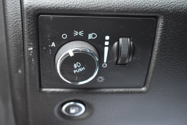 Used 2021 Jeep Grand Cherokee Limited AWD/4WD image 27