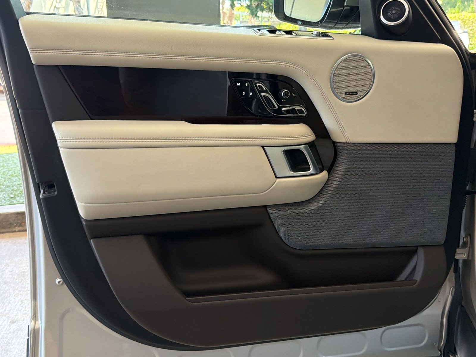 Used 2018 Land Rover Range Rover HSE AWD/4WD image 14