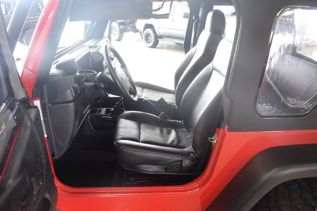 Used 2004 Jeep Wrangler SE AWD/4WD image 39