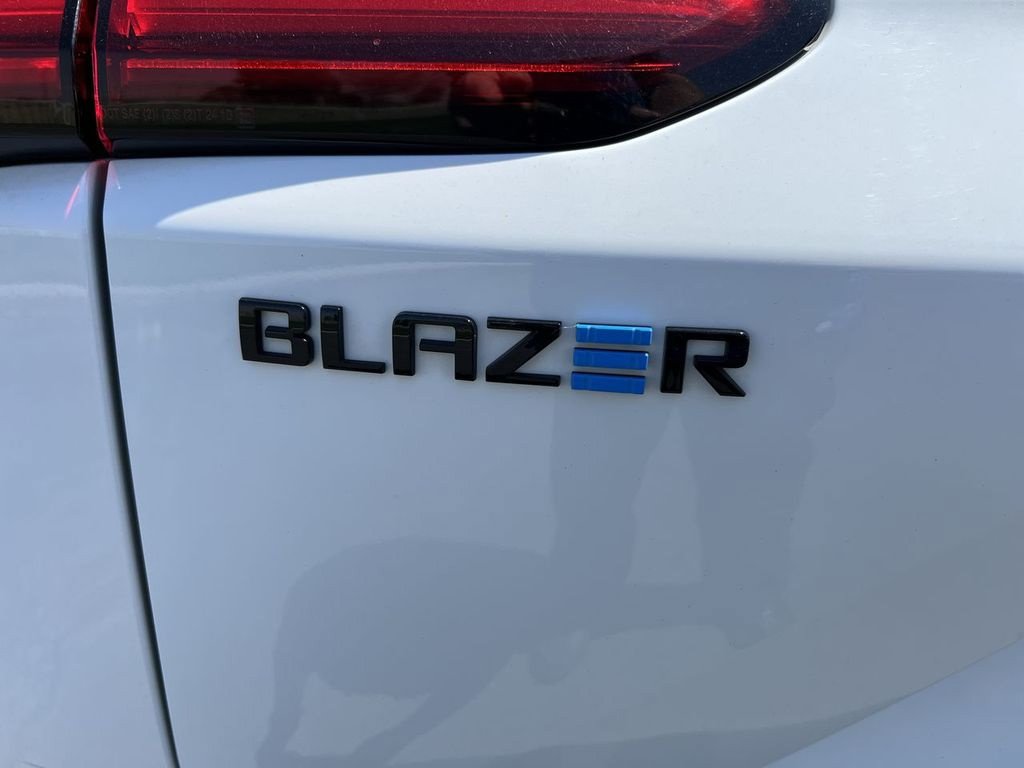 Certified 2024 Chevrolet Blazer EV RS AWD/4WD image 31