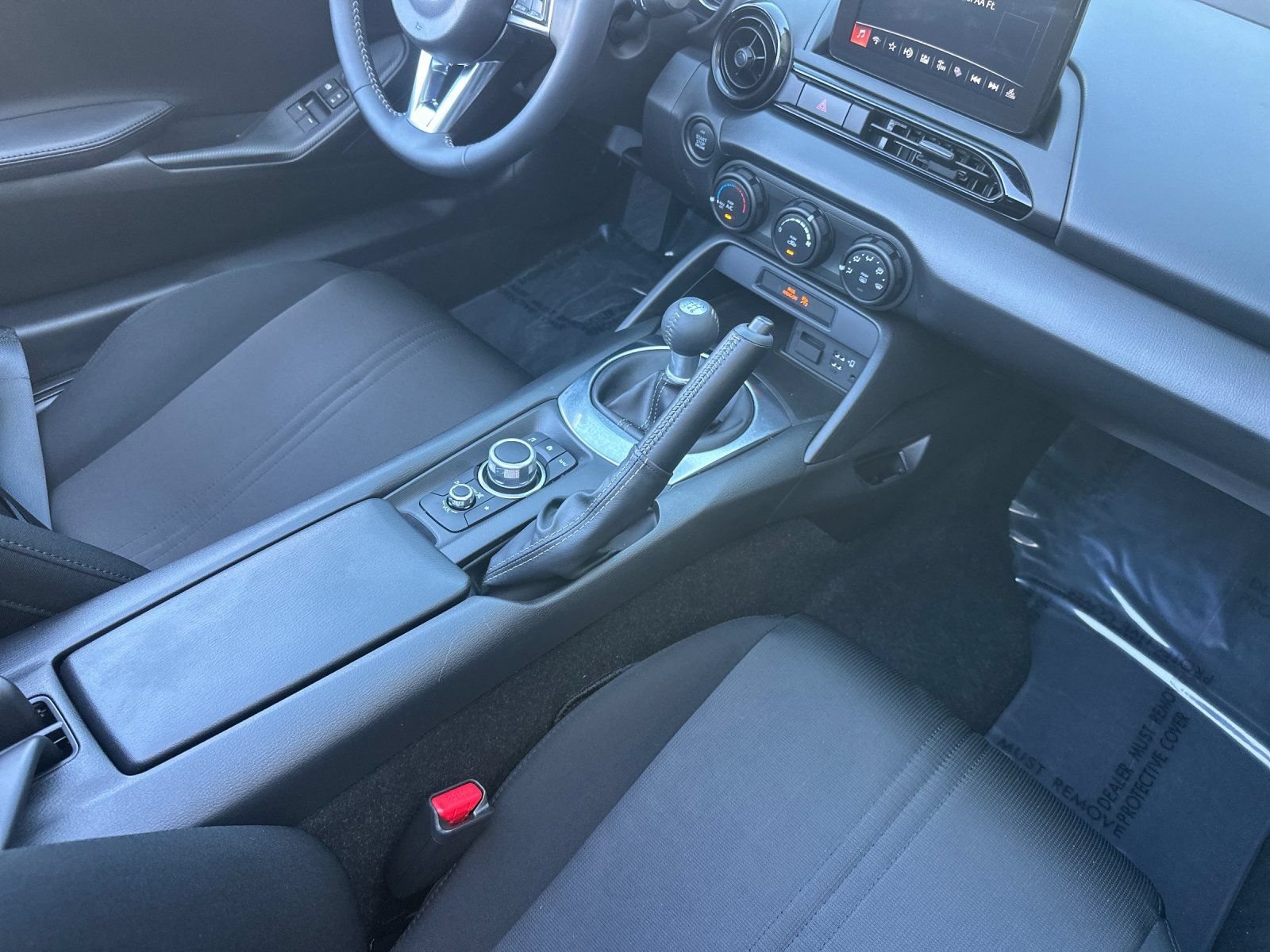 Used 2022 MAZDA MX-5 Miata Sport RWD image 15