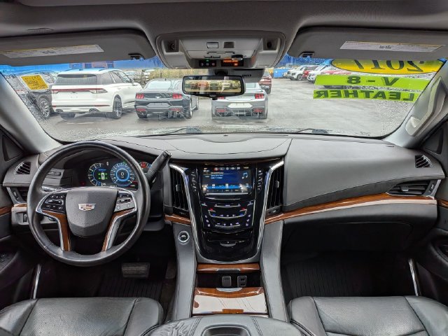 Used 2017 Cadillac Escalade ESV Premium Luxury AWD/4WD image 16